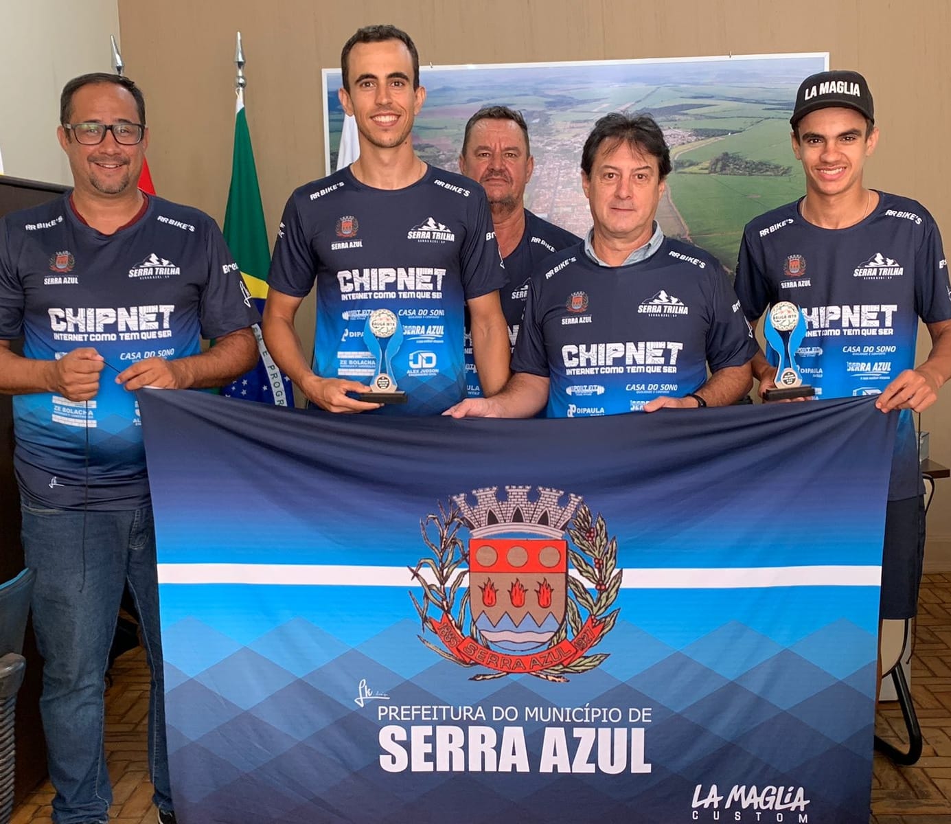Prefeitura de Serra Azul apoia equipe de ciclismo da cidade