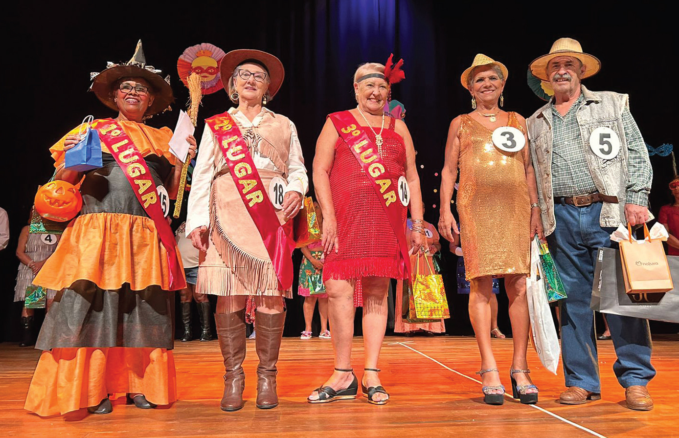 Fundo Social de Solidariedade de Serrana promoveu desfile de fantasias com idosos