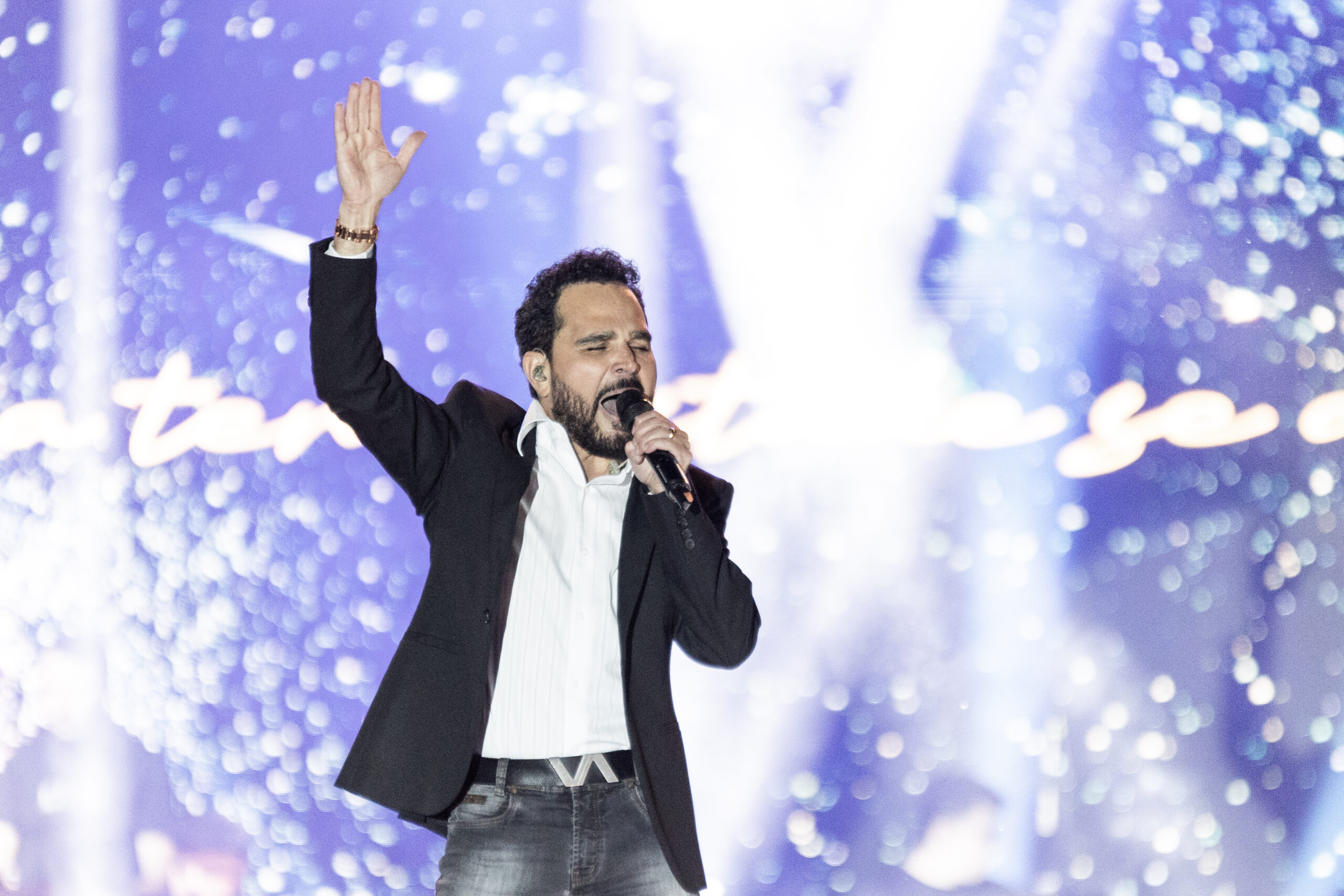 Luciano Camargo reúne 25 mil pessoas em sua estreia com show  gospel