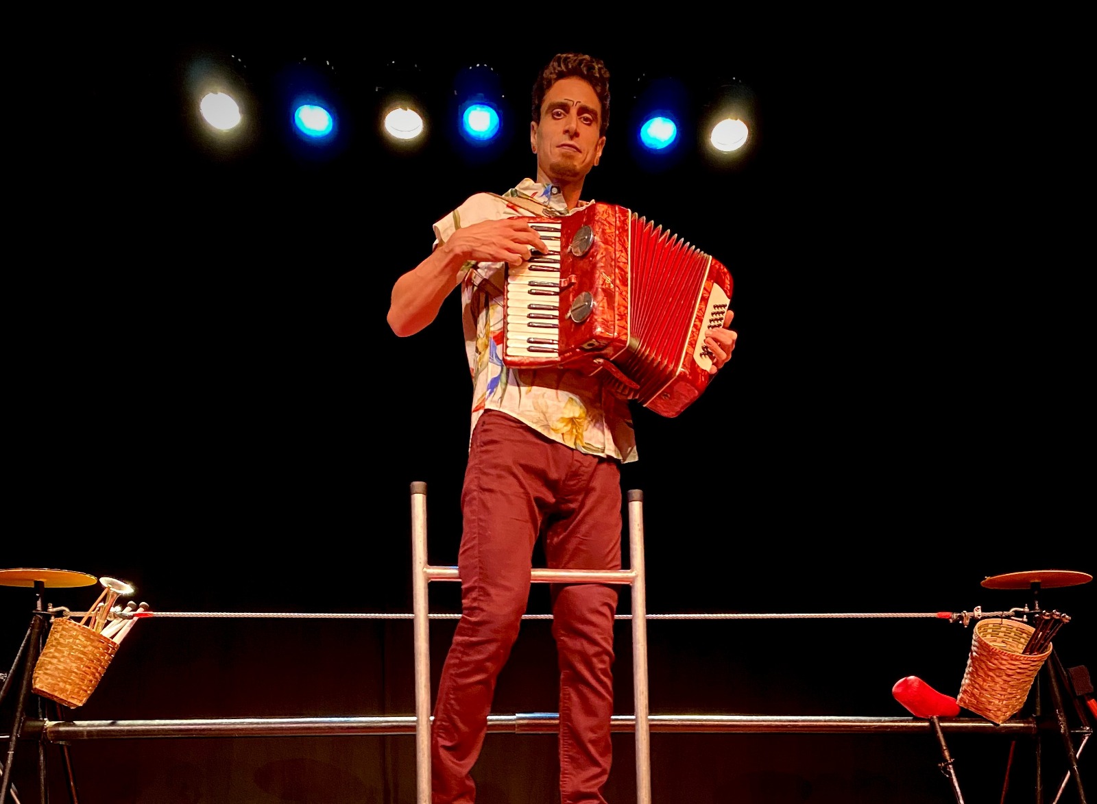 Terça-feira na FIL traz música e literatura em diversas temáticas