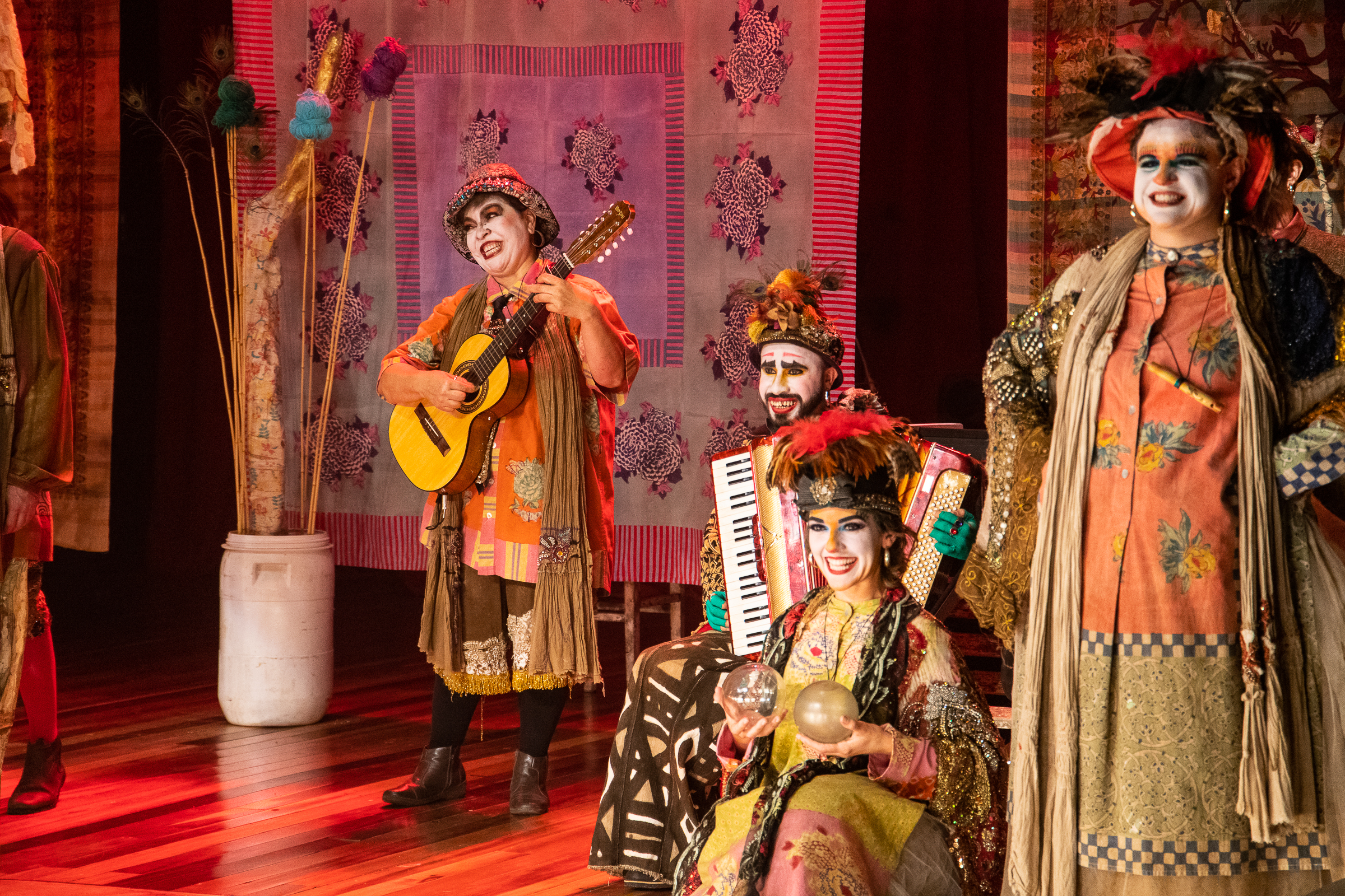 Teatro de graça em Ribeirão Preto: Ribeirão recebe espetáculo dirigido por Gabriel Villela