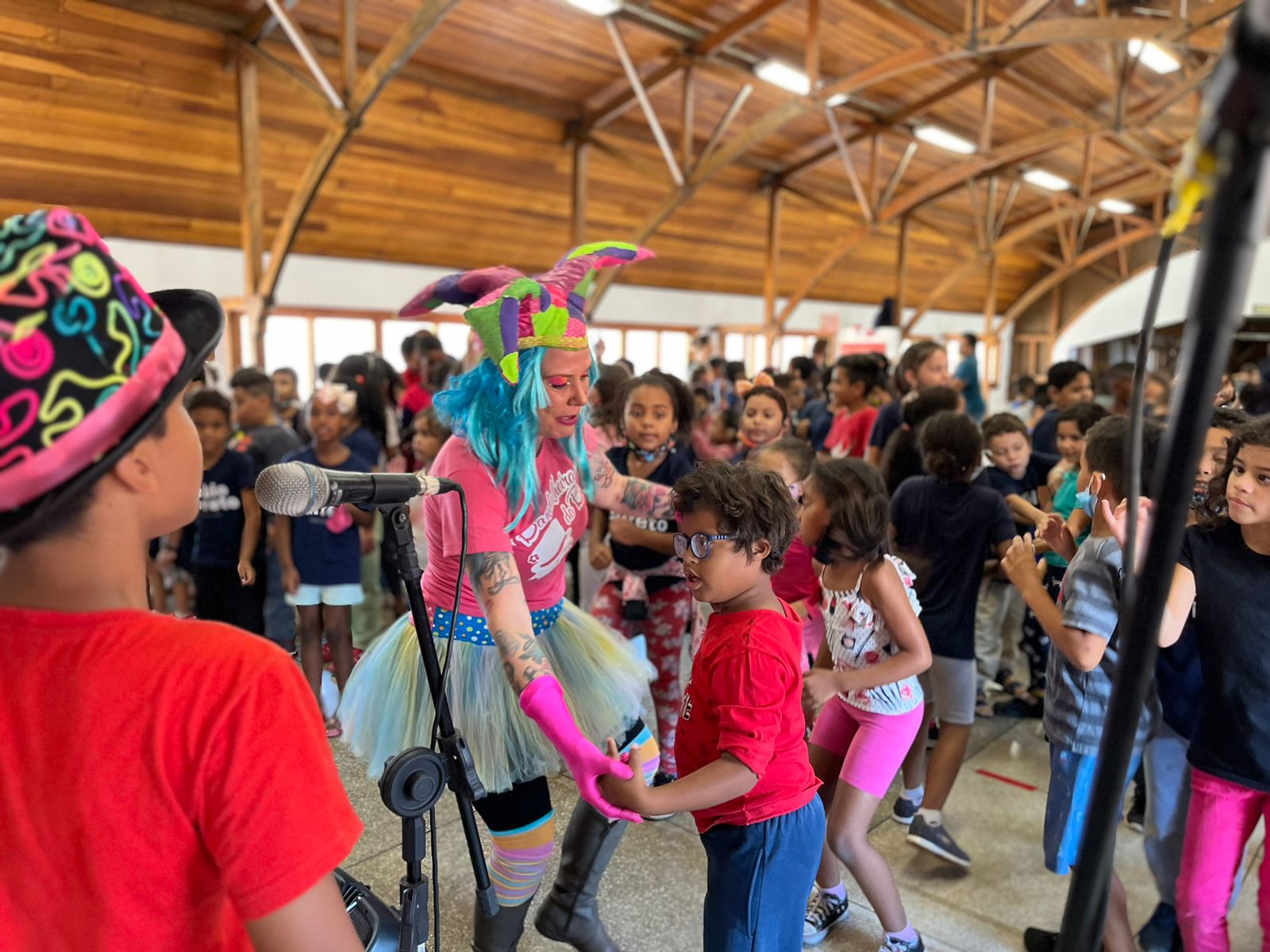 Projeto Bandalheira do Bem faz apresentação para estudantes em Ribeirão Preto