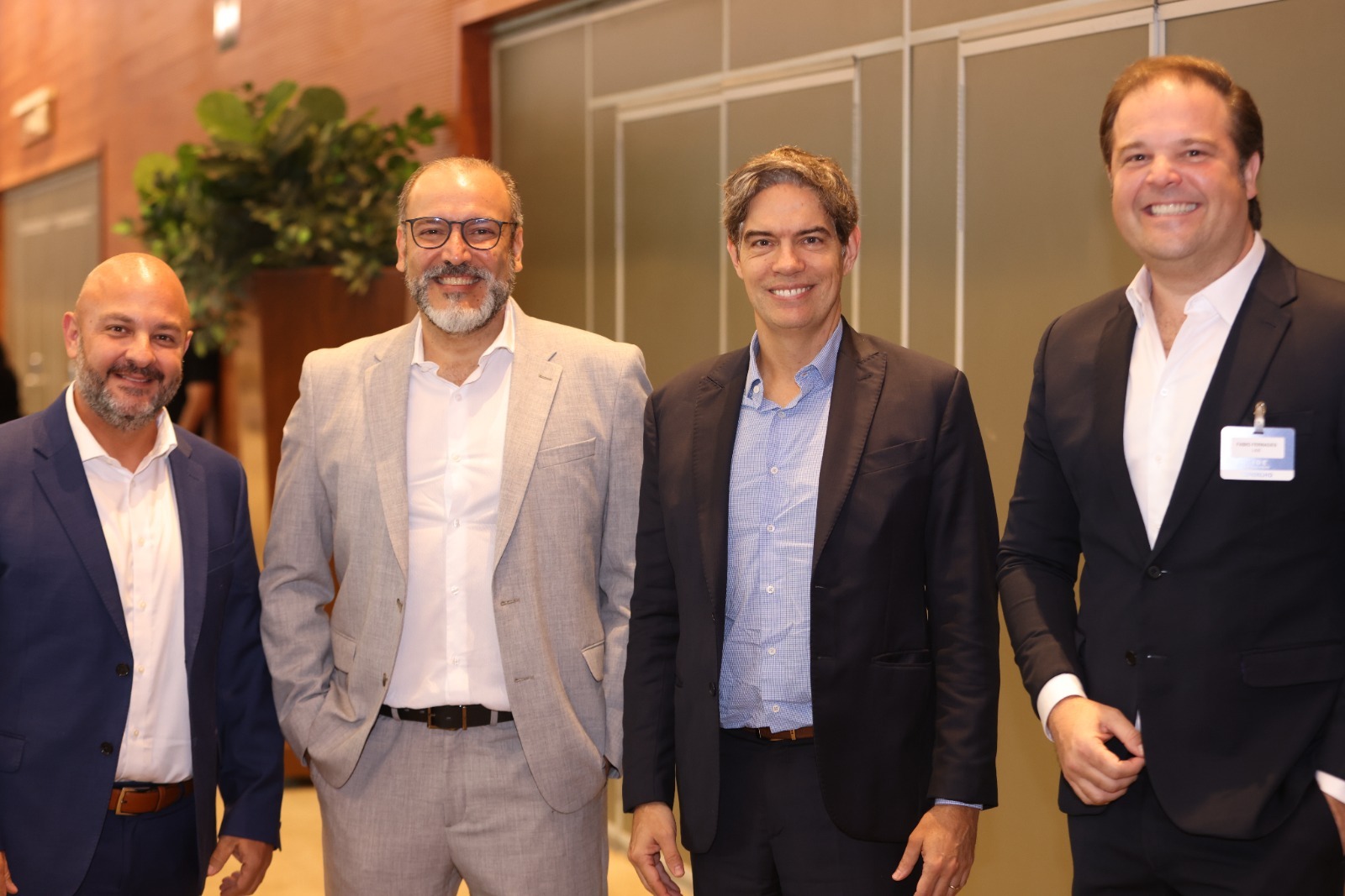 Momento favorável para o mercado de aquisições e fusões no Brasil foi tema central abordado por Ricardo Amorim e Carlos Arruda no Encontro LIDE Ribeirão Preto