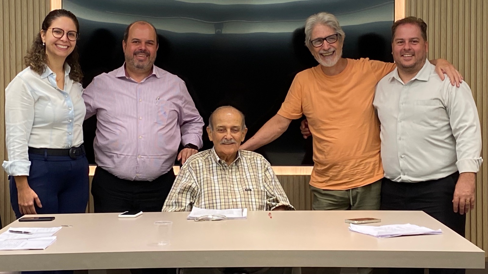 Brasil Salomão e Matthes oferece projeto teatral para equipe