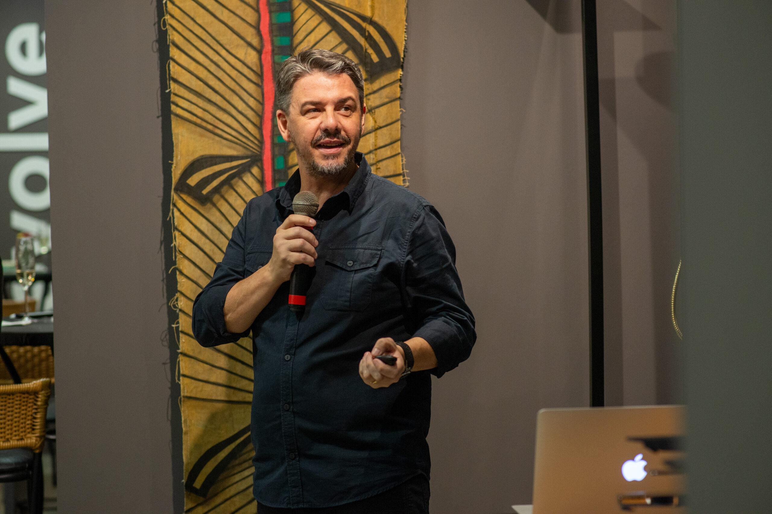 Happy hour da Evolve Acabamento é um sucesso na noite de terça-feira