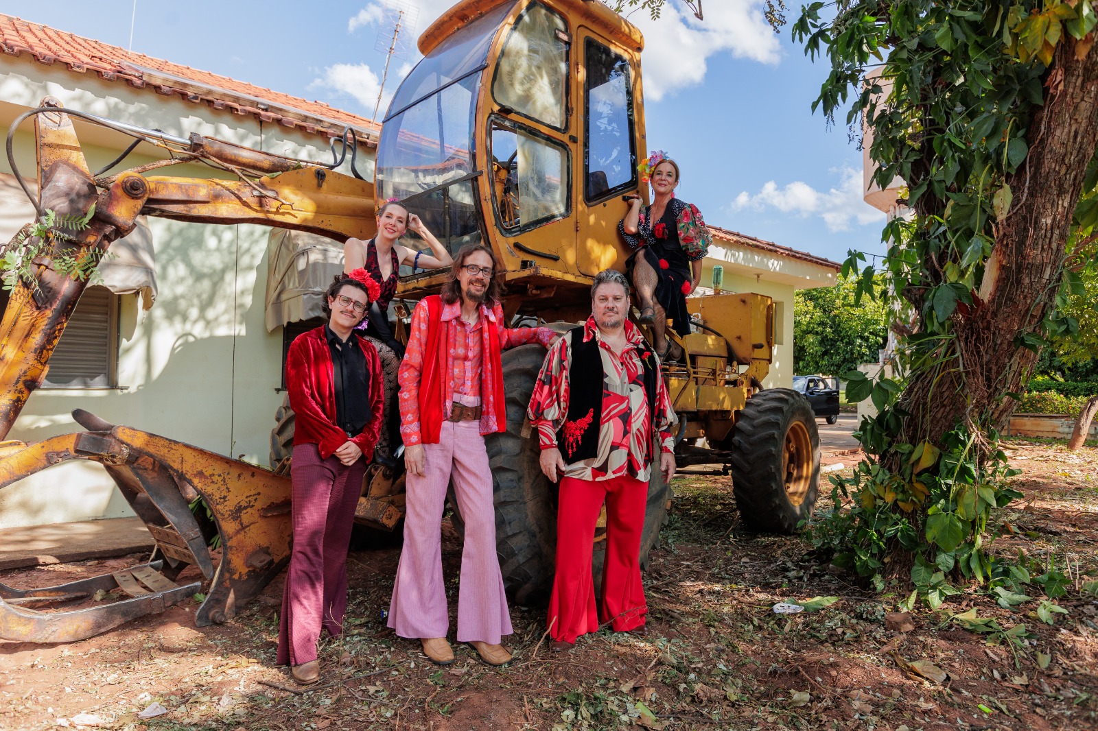 “LOS MUCHOS tchá-tchá-tchá” leva projeto “(Apenas) 3 canções para amolecer seu coração” para Porto Ferreira e São Carlos, neste sábado (16)