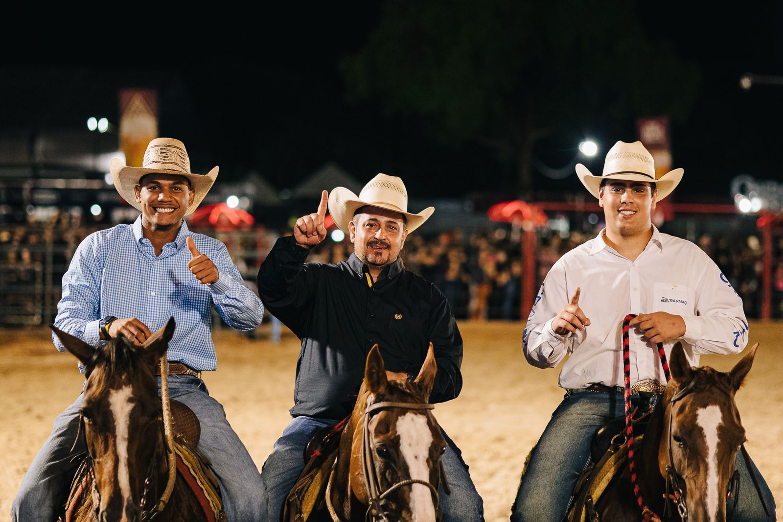 Team Penning marca a primeira noite do Ribeirão Rodeo Music 2024