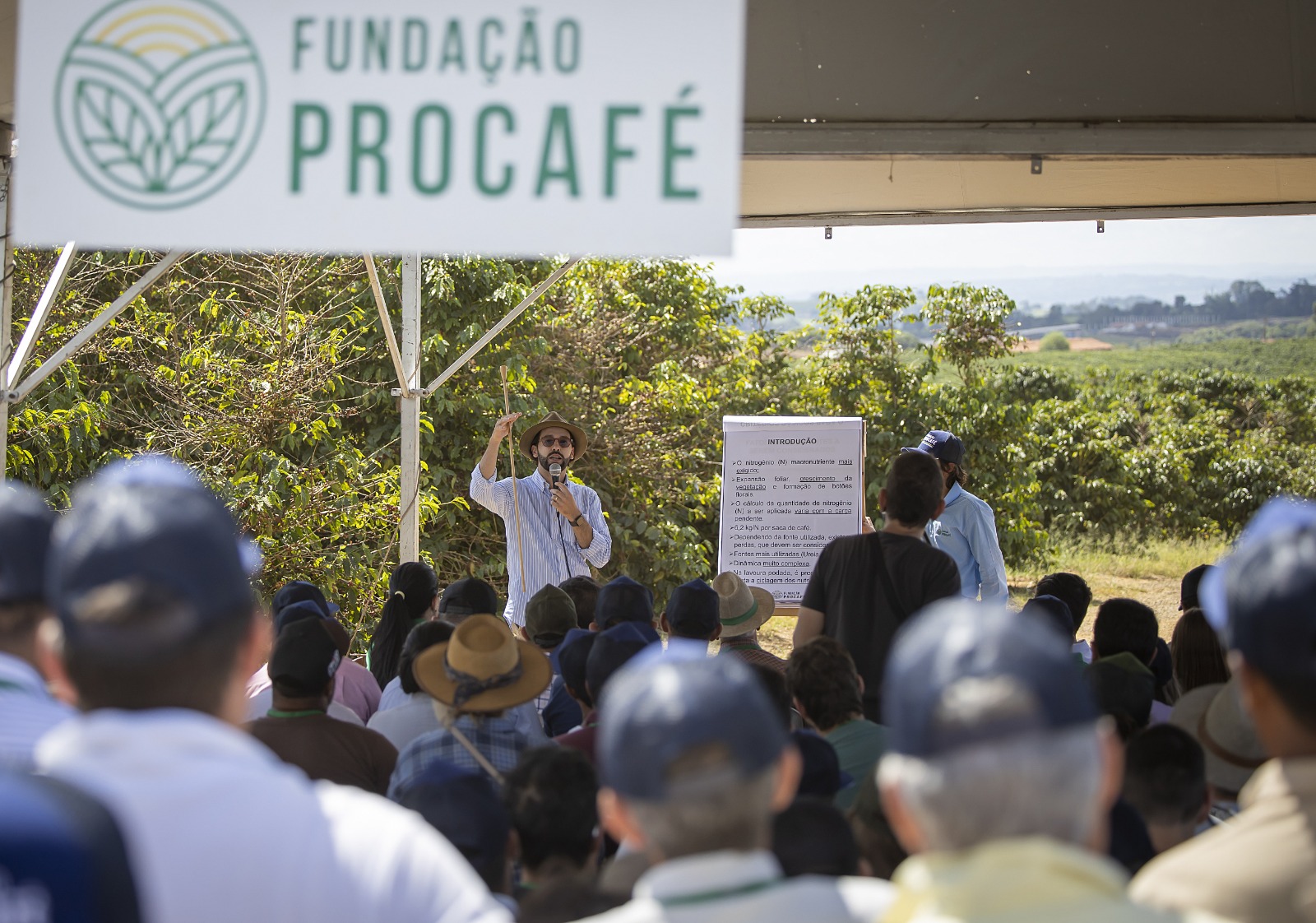 Procafé em Franca reúne mais de 1 mil pessoas e apresenta temas ligados a cafeicultura em Dia de Campo