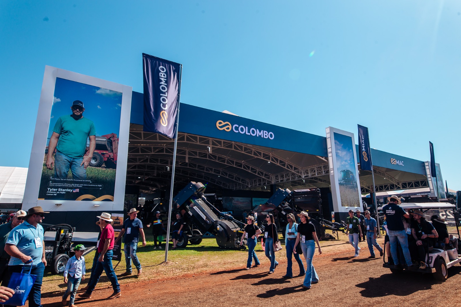 Indústrias Colombo leva única máquina do mundo para multiculturas na Agrishow