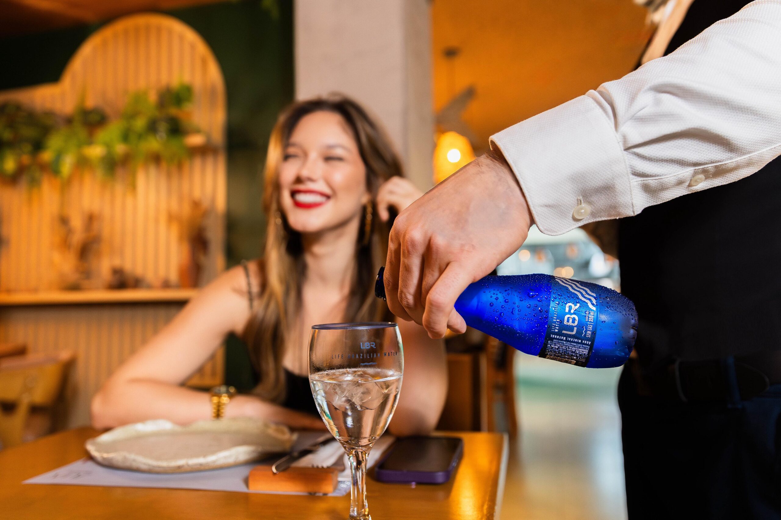 LBR Water – um novo “branding” na elegância e qualidade da água mineral premium