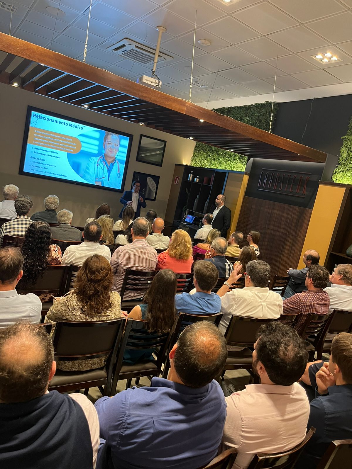 Hapvida NotreDame Intermédica apresenta seus diferenciais positivos em evento exclusivo para médicos convidados em Ribeirão