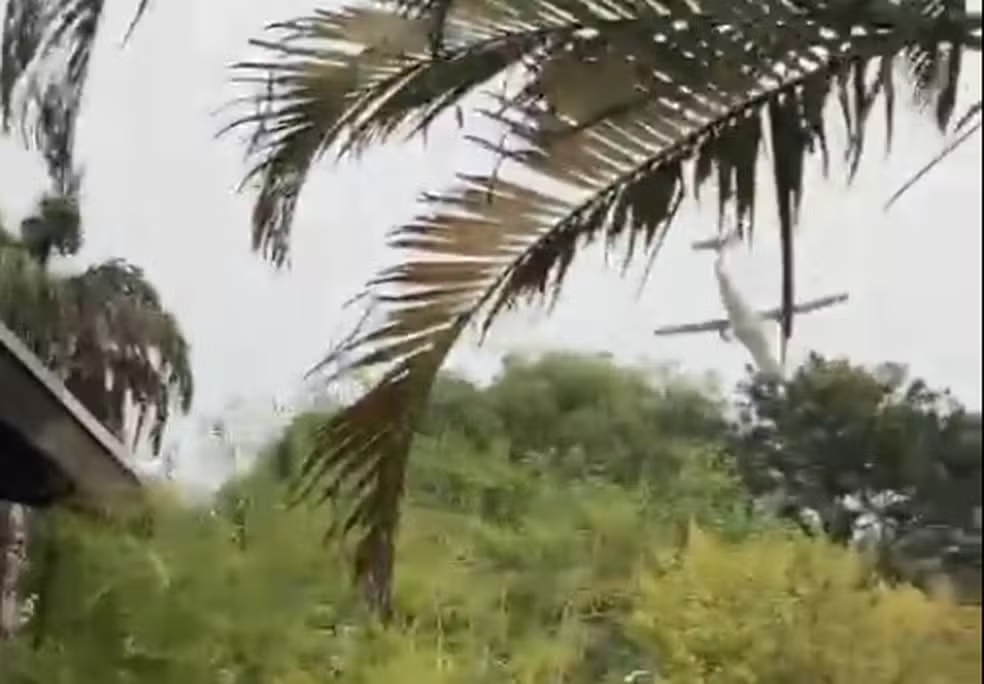 Avião cai em Vinhedo na manhã desta sexta-feira