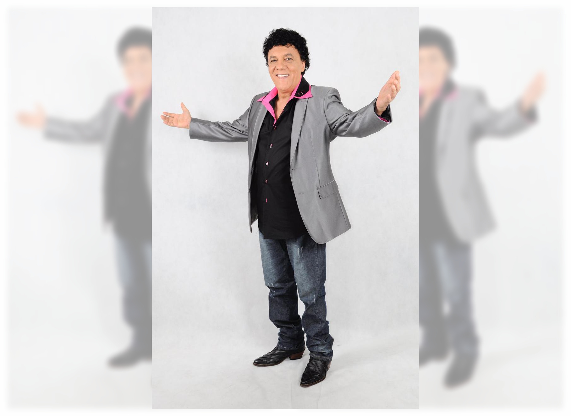 Cantor Wanderley Cardoso se apresenta no Projeto Seis & Meia