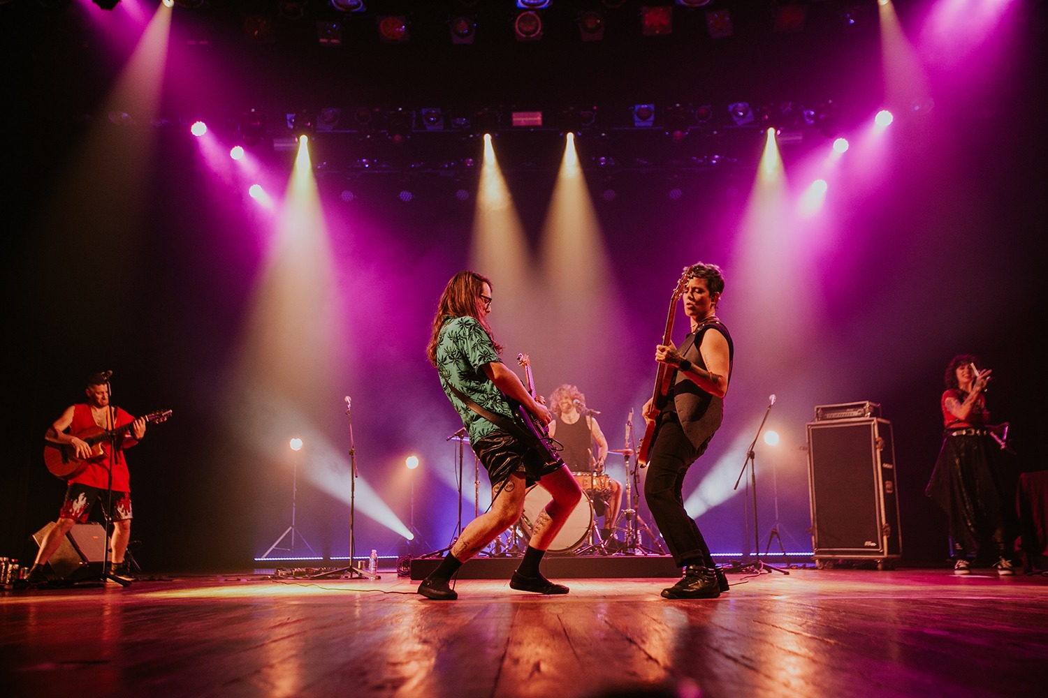 “Francisco, El Hombre” agita a FIL na noite de sábado