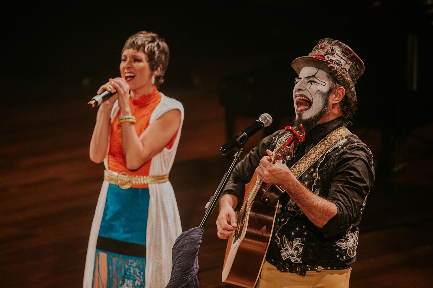 “O Teatro Mágico” lota Theatro Pedro II durante o sexto dia da FIL