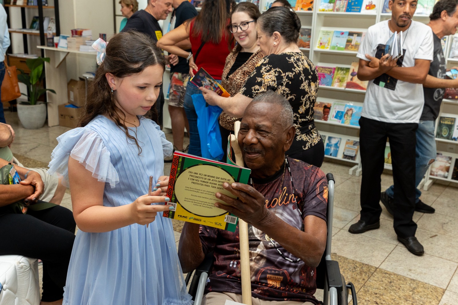 Autores locais ganham destaque na Feira Internacional do Livro de Ribeirão Preto