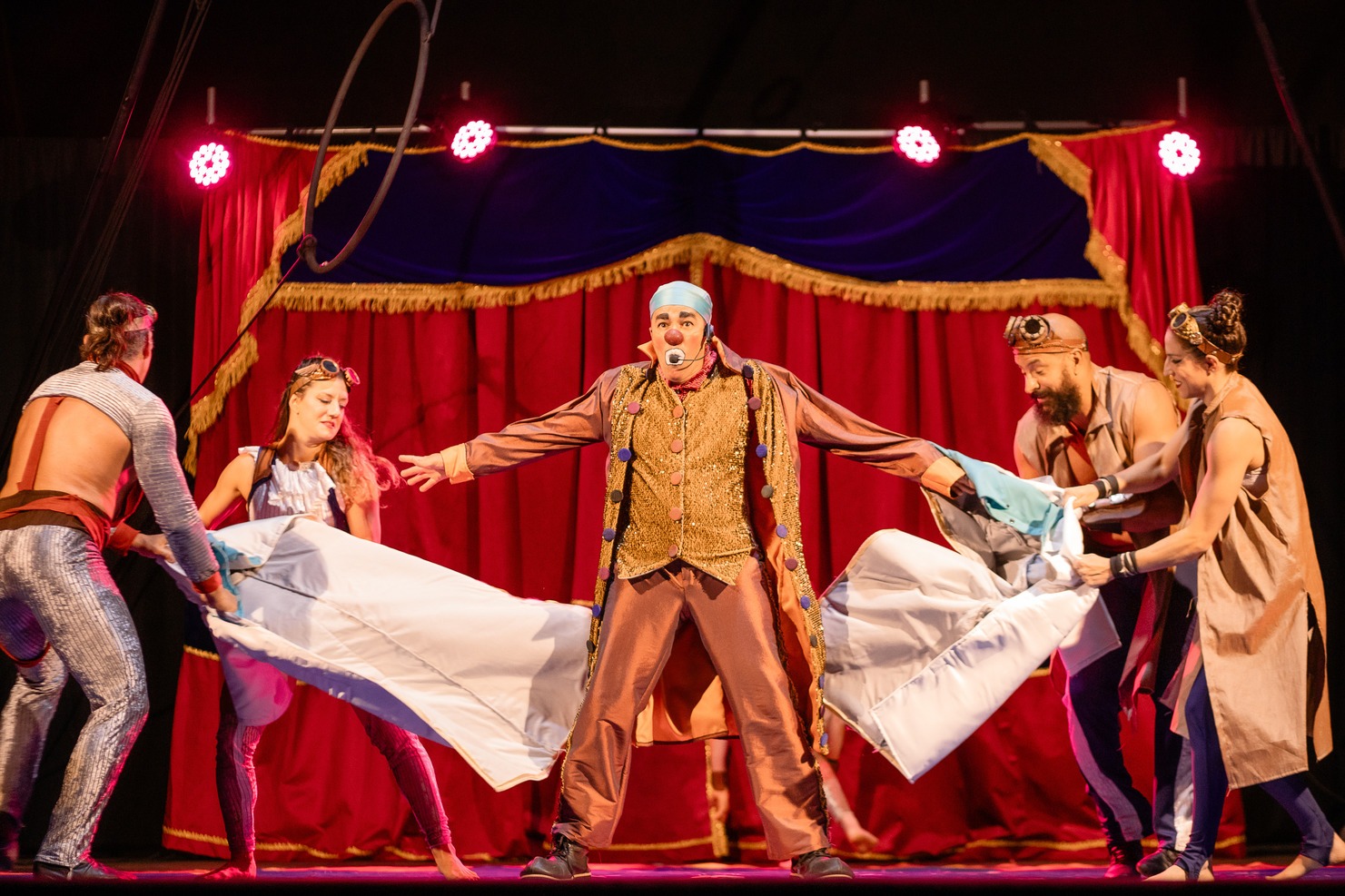 Espetáculo da “Cabaret LUX” é atração gratuita no interior paulista