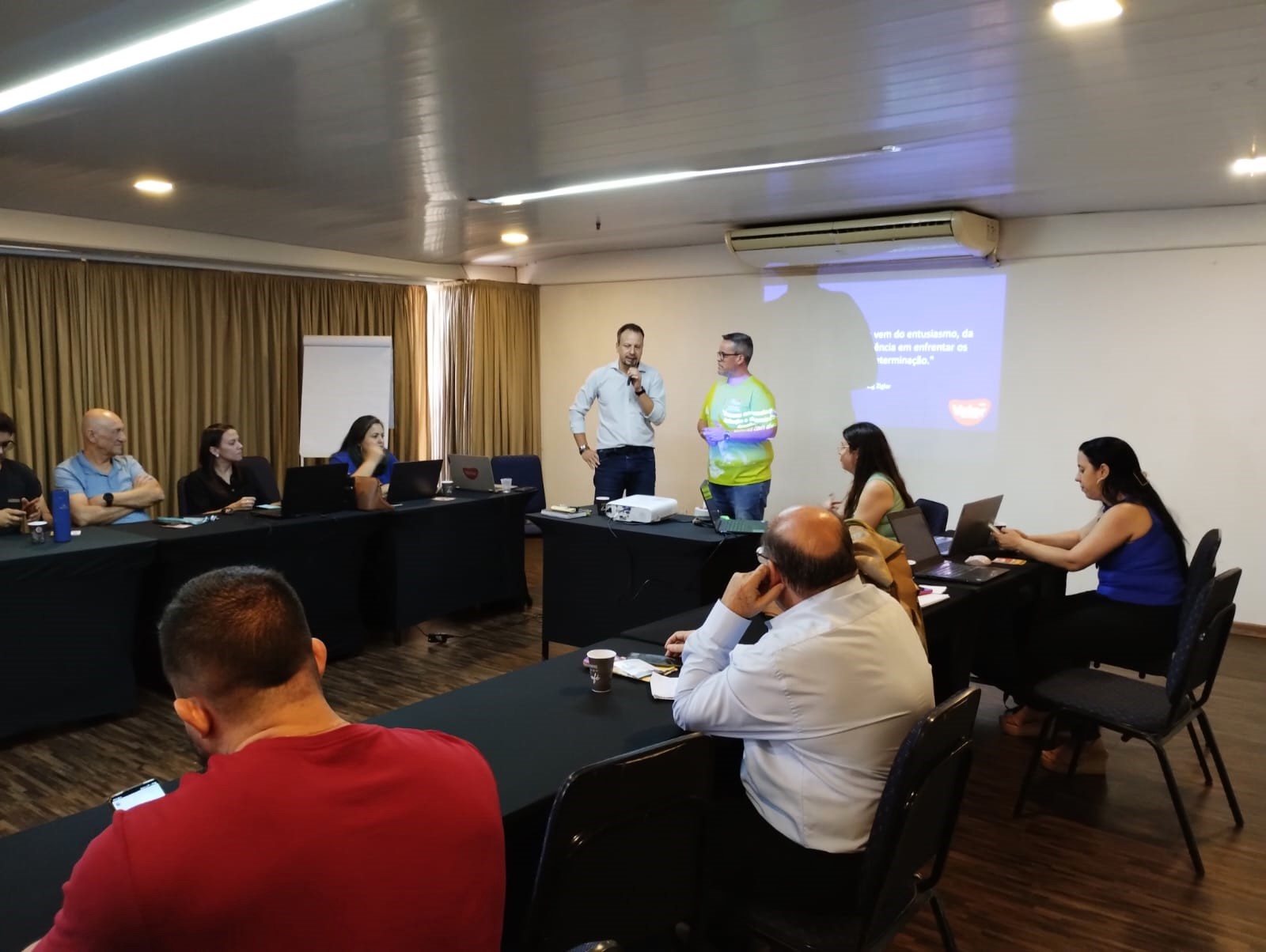 Grupo Utam apresenta linha Multi em evento da Rede Valor e amplia presença em supermercados