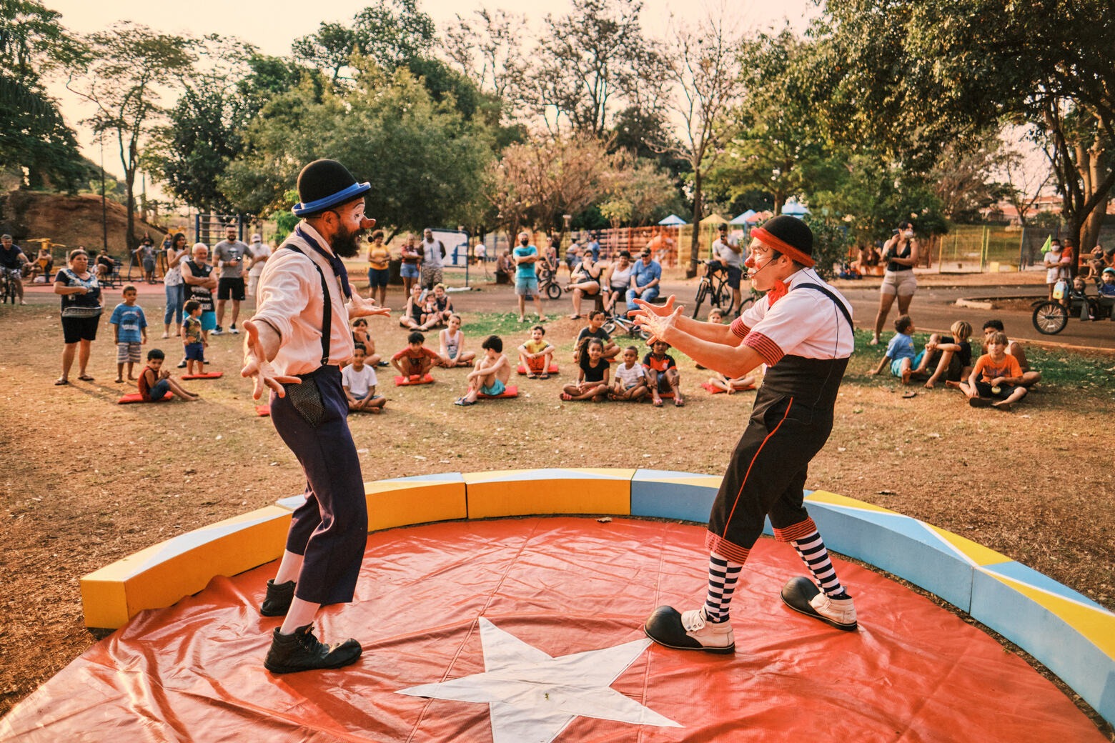 Cia Raros Circo e Teatro promove circuito cultural ‘Lugar de Criança é no Teatro’