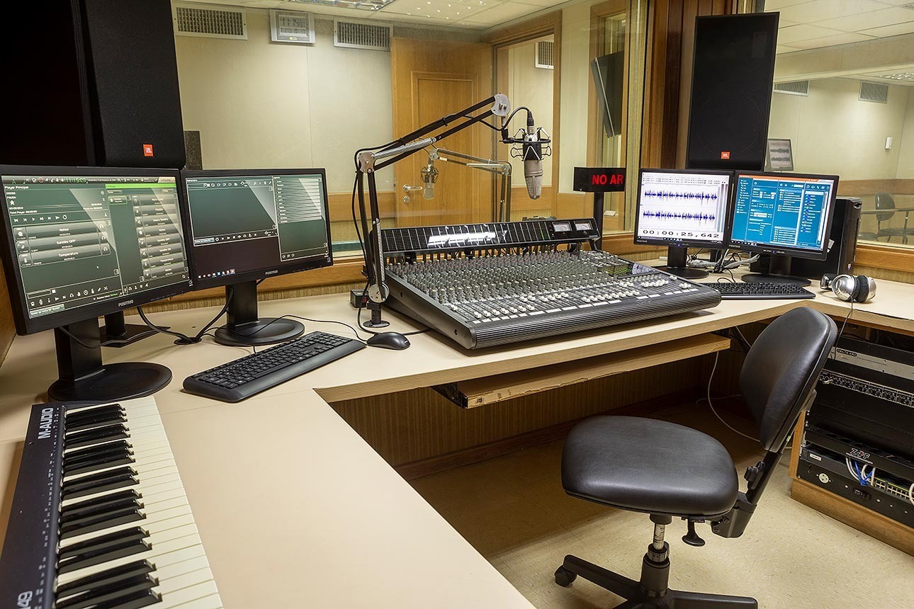 Jornada Senac de Rádio aborda a influência do humor na comunicação radiofônica brasileira