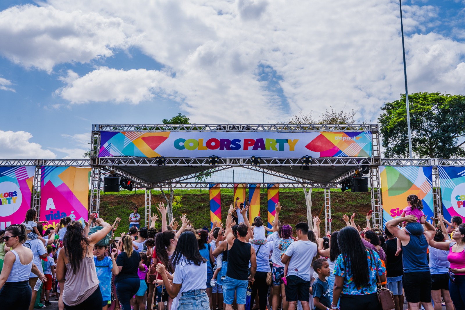 Colors Party: Festival das Cores gratuito acontece neste sábado no Franca Shopping