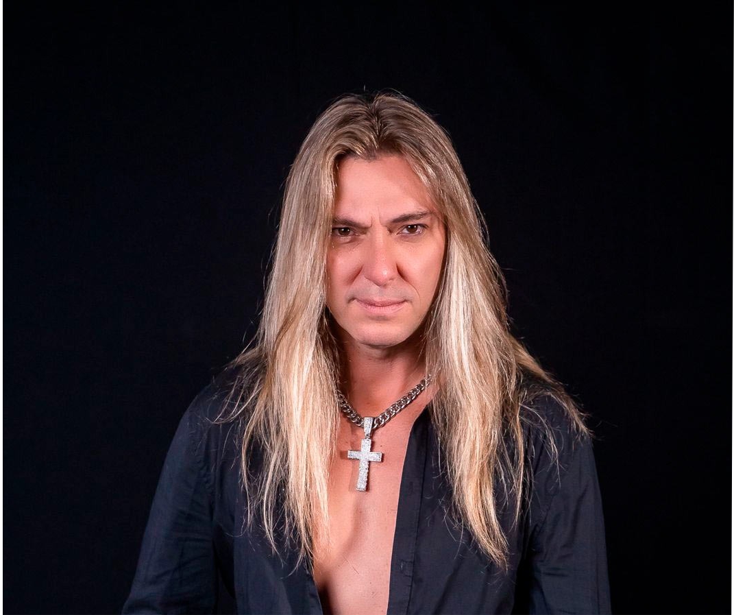 Edu Falaschi apresenta turnê comemorativa no Theatro Pedro II