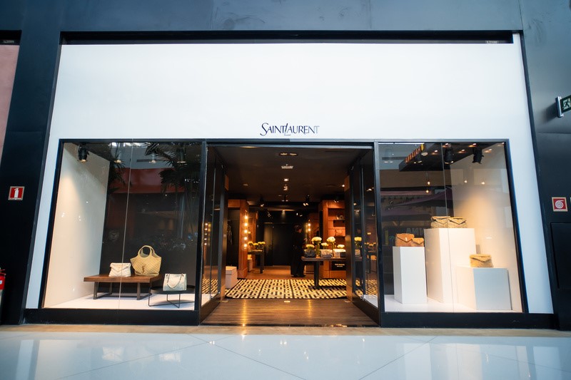 Iguatemi Ribeirão Preto recebe sua 2ª edição da pop-up da grife Yves Saint Lauren