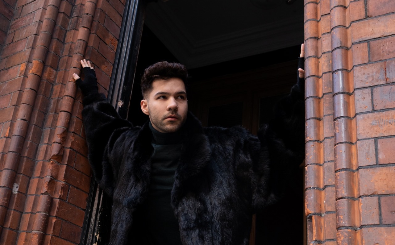 Do Reino Unido para o mundo, Wesley Poison lança “O Chamado do Relógio da Vida e o Valor do Tempo”