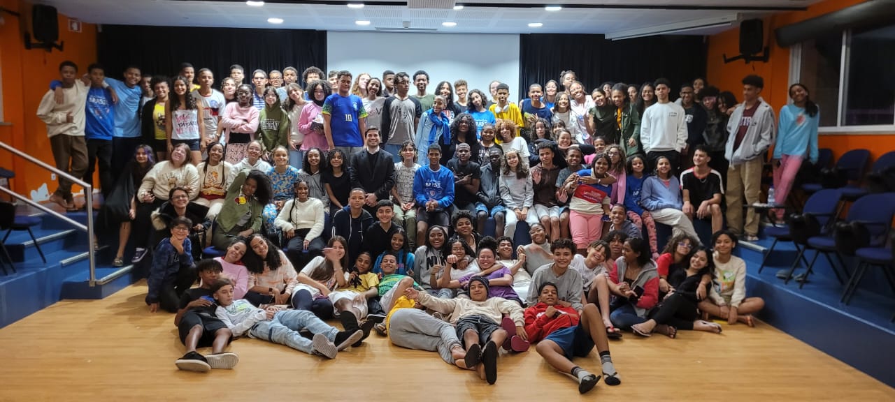 Instituto Brasil Salomão promove visita de advogado a projeto ‘Era uma vez…Brasil’ durante intercâmbio em Portugal