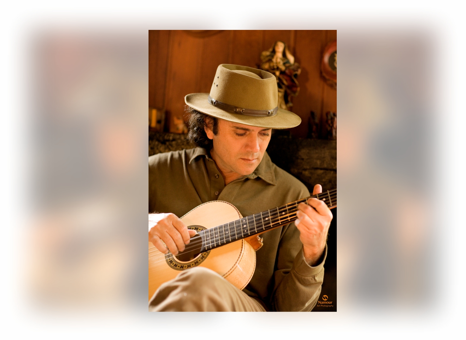 Almir Sater e o som inconfundível de sua viola caipira faz Ribeirão Preto reviver grandes momentos, no Multiplan Hall