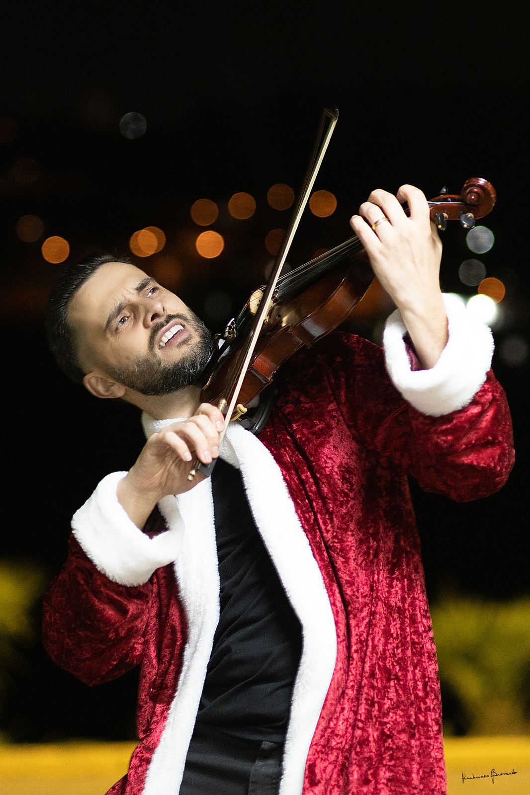 Especial de Natal 2024 do violinista Simão Wolf chega à Santa Catarina em carreta