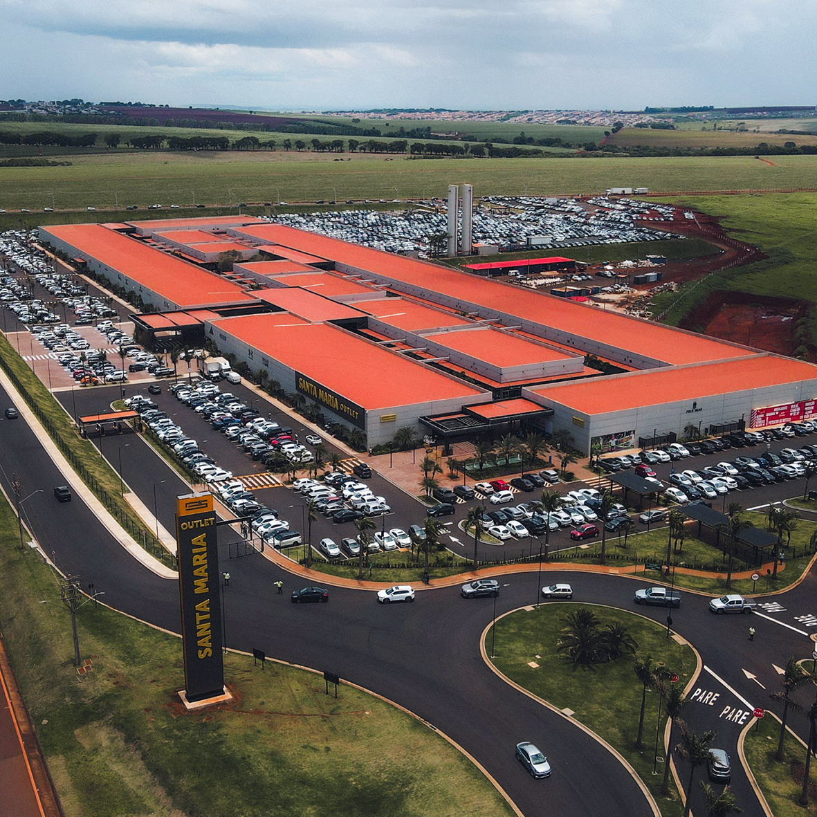 Santa Maria Outlet tem horário especial de fim de ano e campanha de Natal com sorteio de prêmios