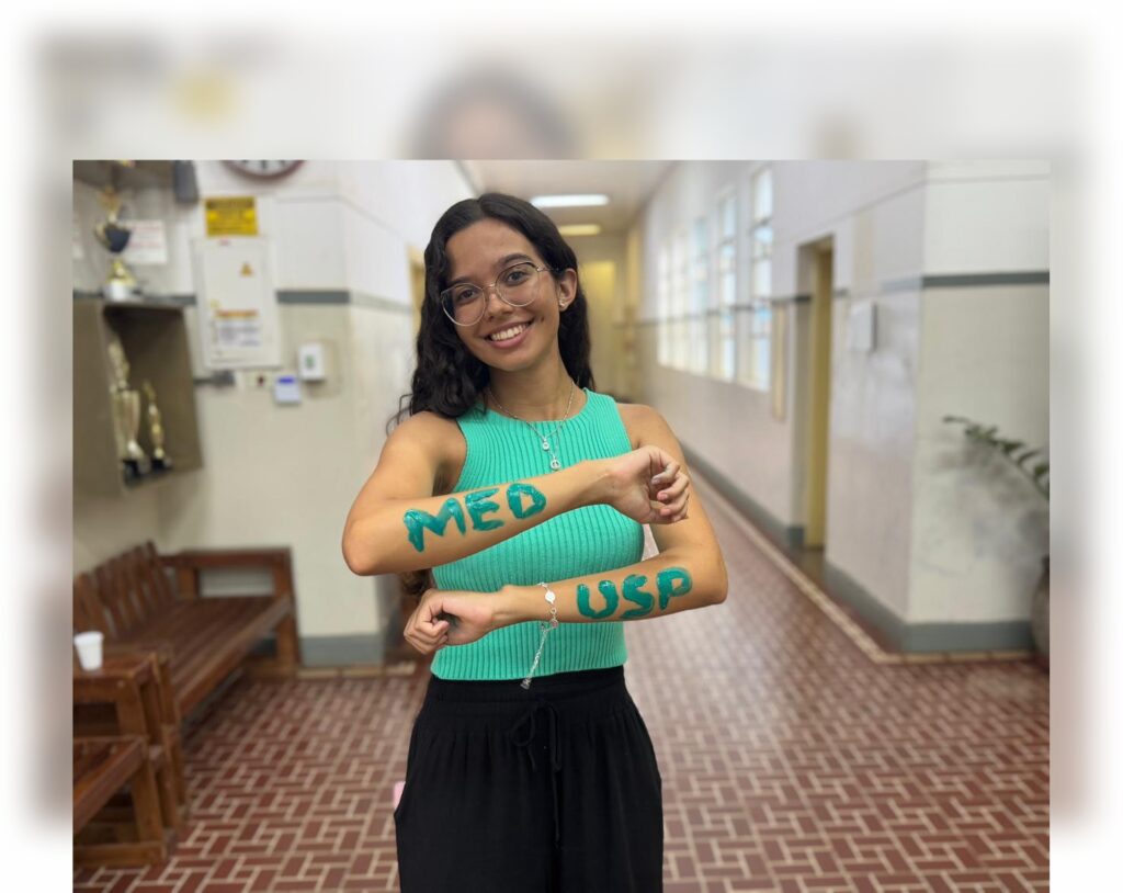 <p>Flávia Silva Pontes, de 17 anos de idade, vai cursar medicina a partir deste semestre na USP Ribeirão Preto</p>
