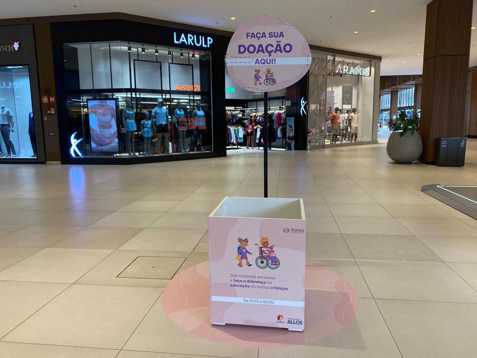 Volta às Aulas Solidária: Franca Shopping arrecada material escolar