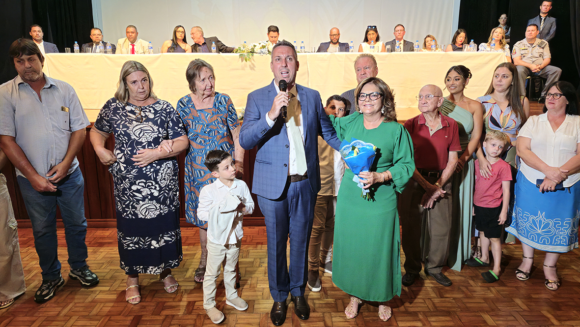 Léo Capitelli toma posse para segundo mandato em Serrana