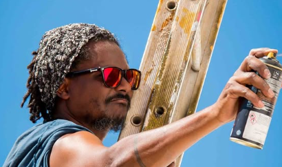 Pioneiro da arte urbana, Alex Hornest (Onesto) assina novo mega mural em São Paulo