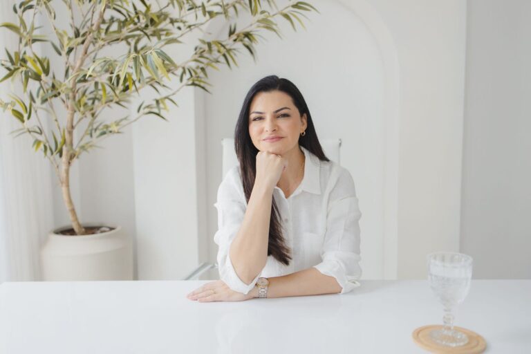 <p>A médica otorrinolaringologista Juliana Caixeta<br />
 Crédito Karen Tondato</p>
