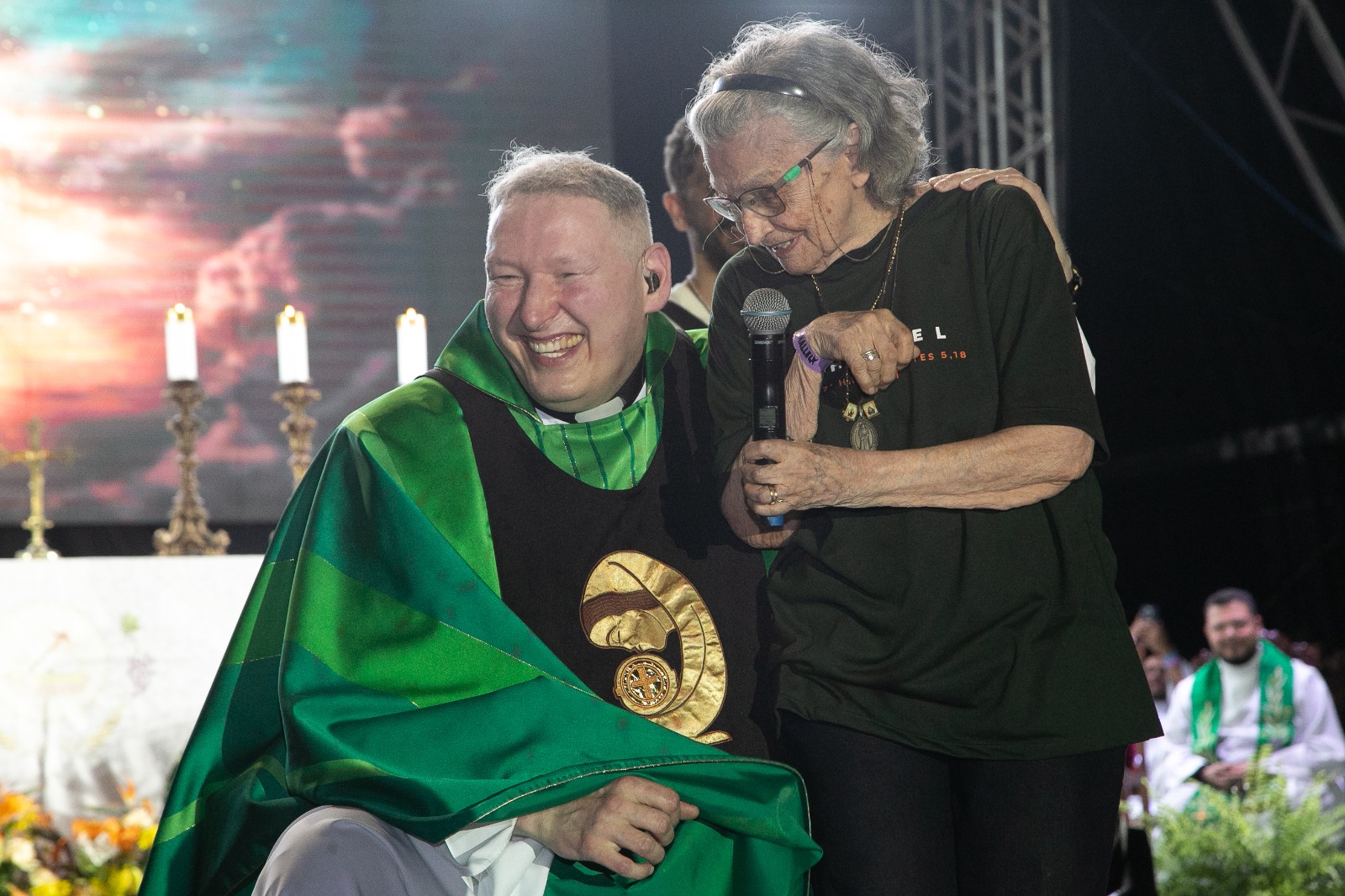 Hallel Franca anuncia primeiras atrações e terá padre Marcelo Rossi e frei Gilson