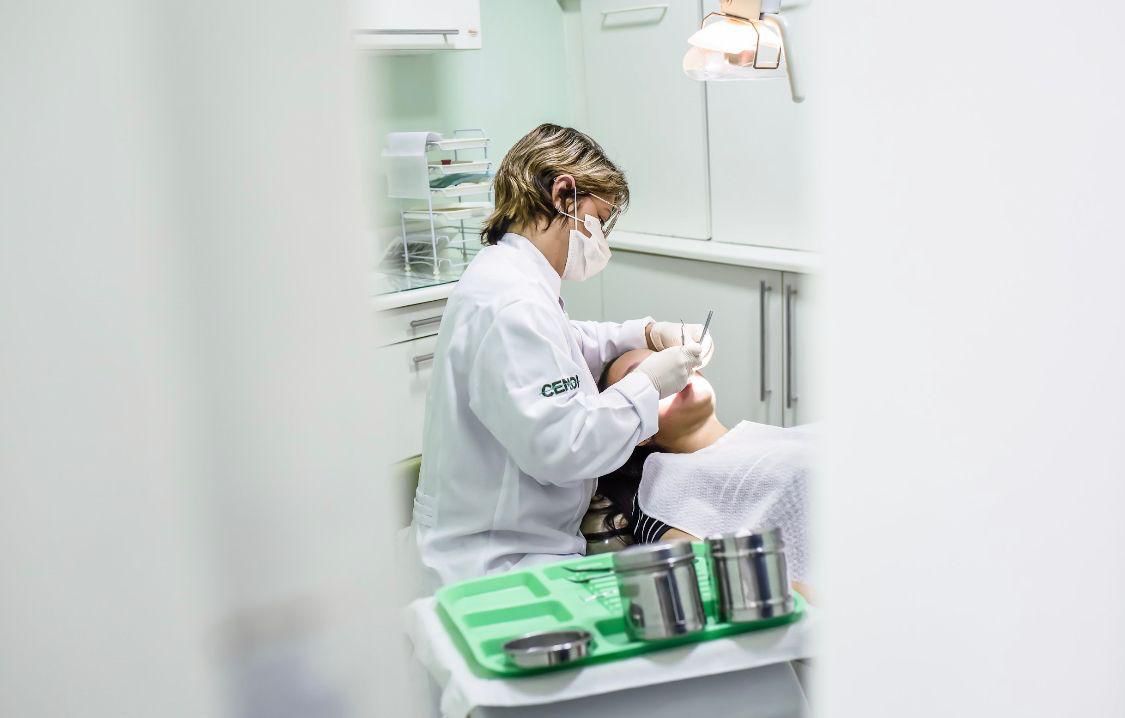 Folia e saúde bucal: 7 cuidados para aproveitar o Carnaval