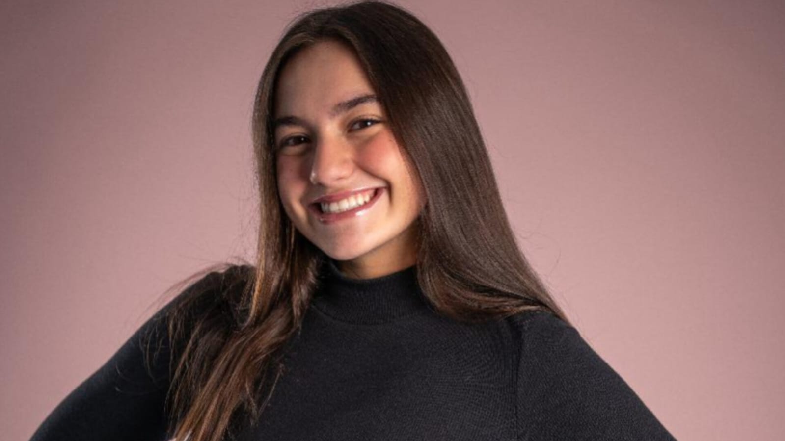 Clarah Passos vive Alice no premiado curta-metragem “Uma Oitava”