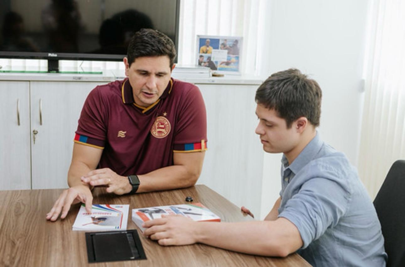 Influenciador João Vitor de Paiva é recebido pelo Ministério dos Esportes e participa da CaminhaDown em Brasília