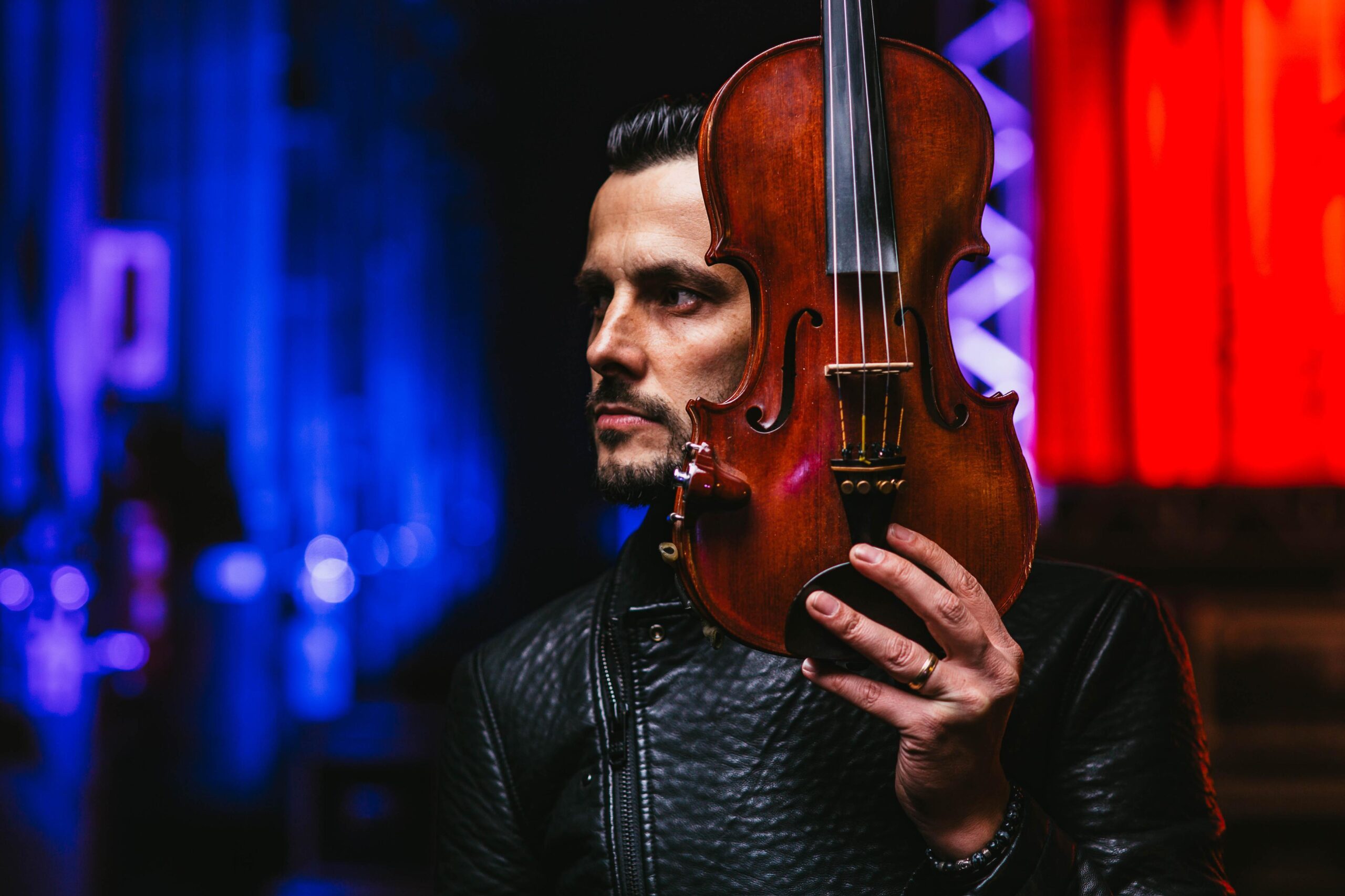 Espetáculo Simão Wolf é destaque da música instrumental brasileira por meio de incentivos culturais