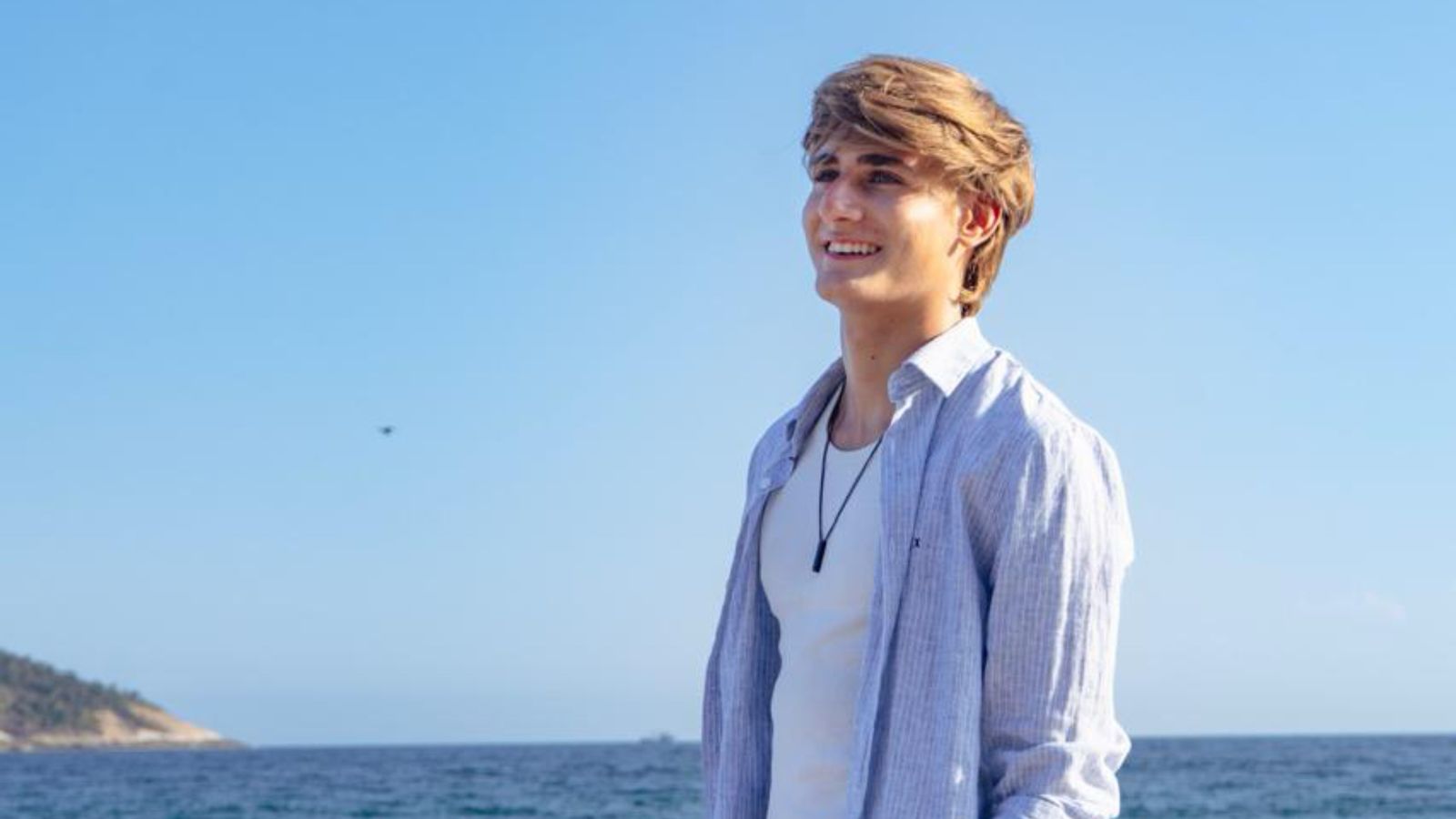 Sam Sabbá lança “Quem Dera”,com visual leve e som envolvente