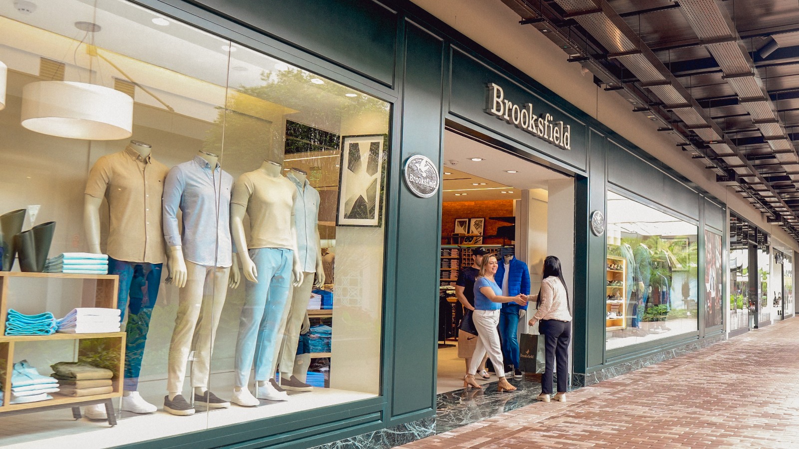 Brooksfield e Nike ampliam mix de moda e esporte no Santa Maria Outlet