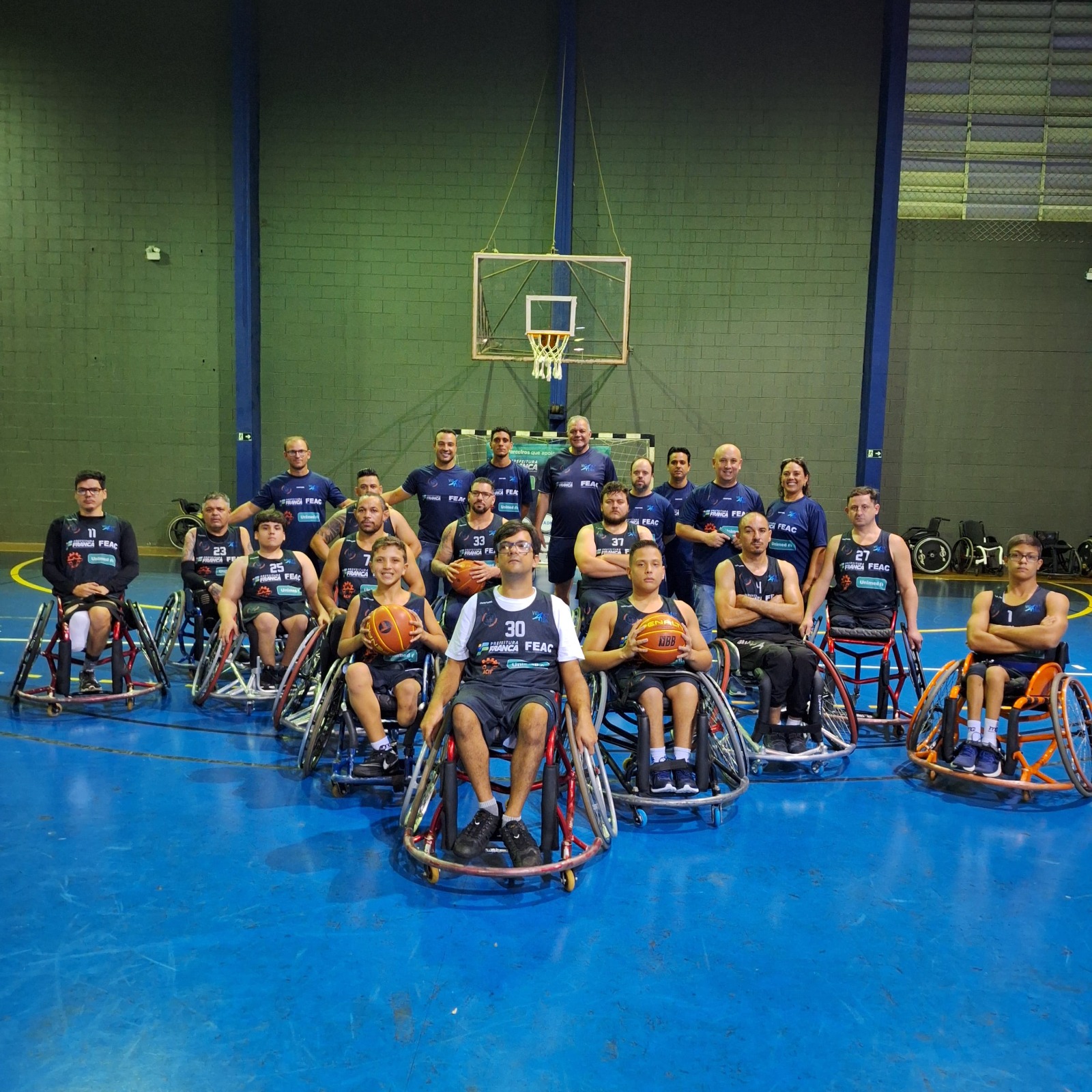 Inclusão em quadra: Franca Shopping recebe apresentações do projeto Basquete Sem Limites