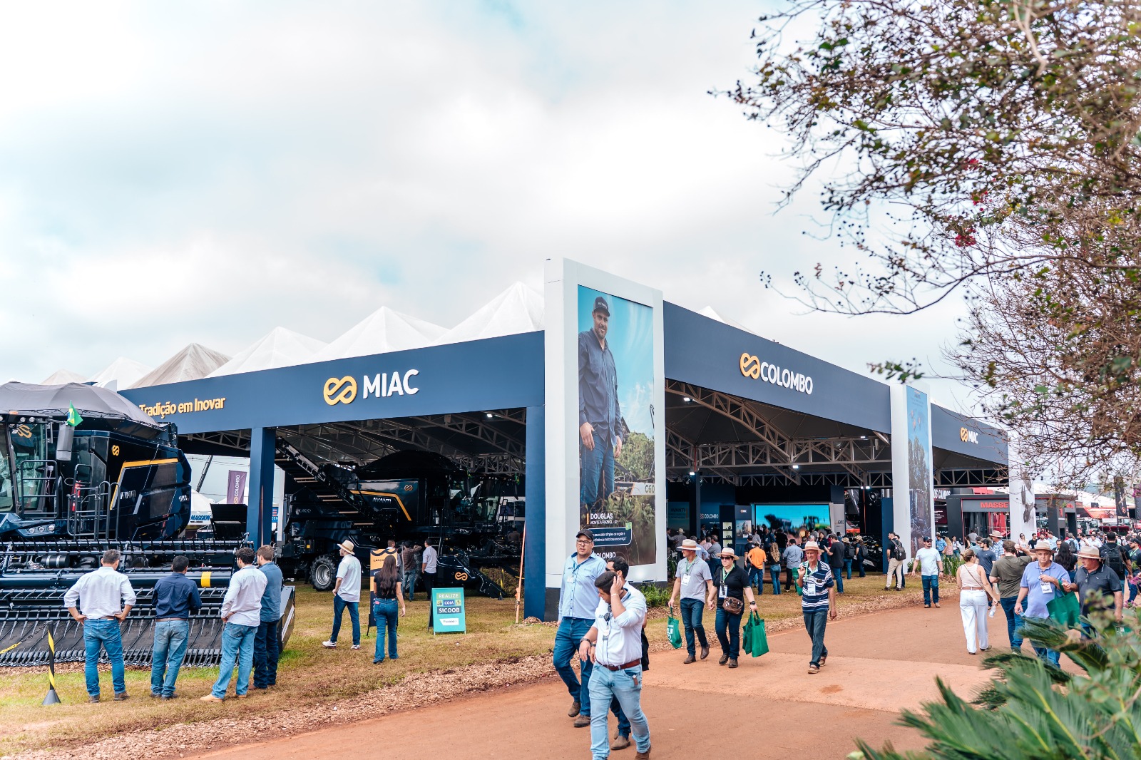 Indústrias Colombo celebra participação de destaque na Agrishow 2025 com atuação positiva em fechamento de negócios e presença internacional