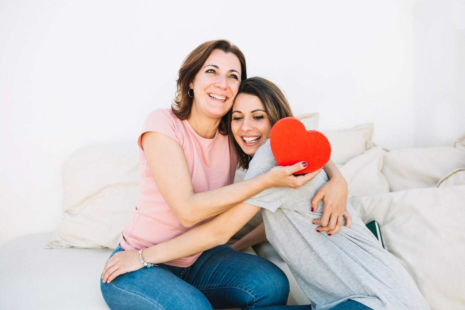 Mãe, sociedade e sobrecarga: o desafio de romper com o piloto automático do gênero