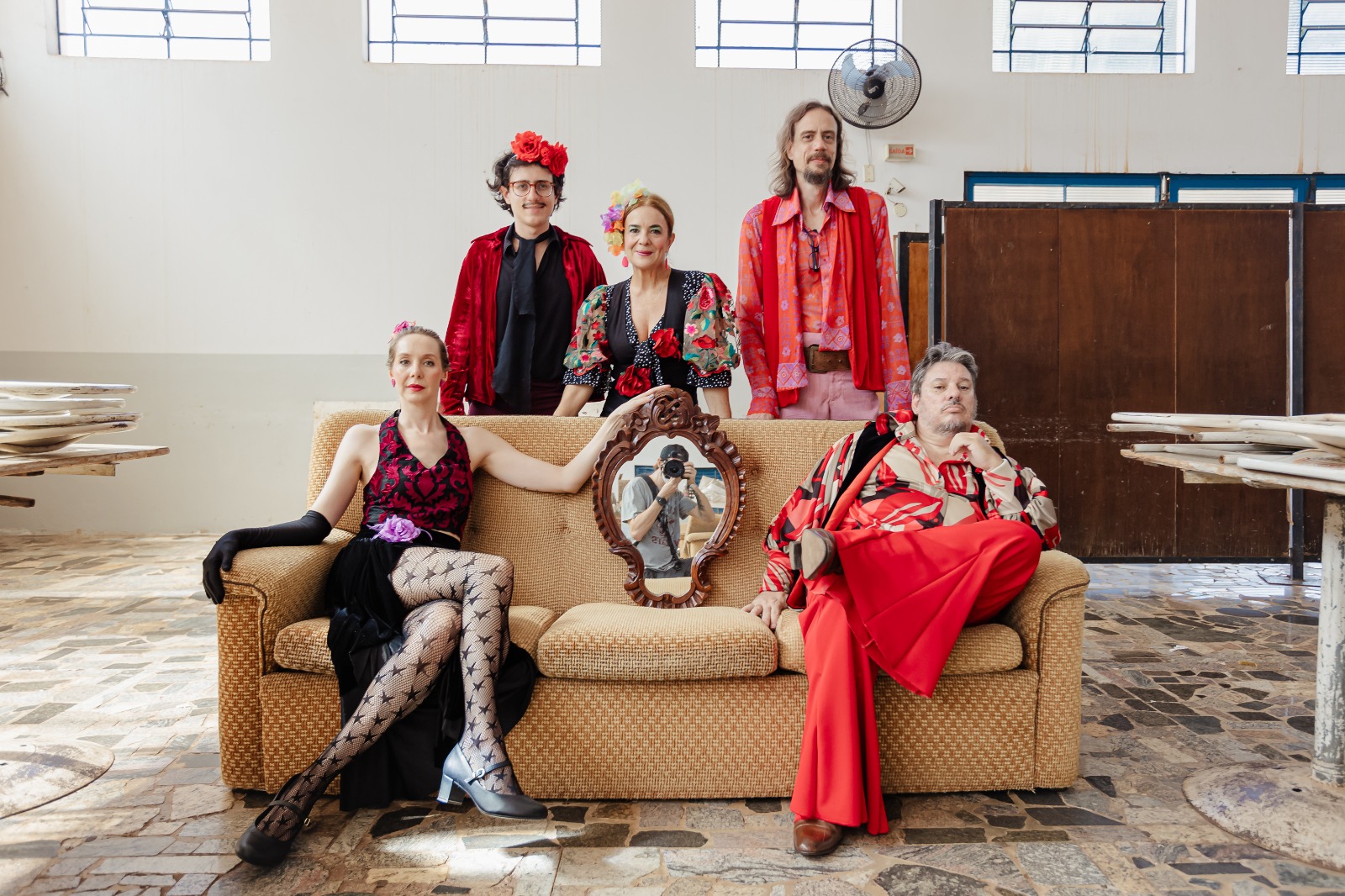 Grupo Los Muchos celebra 28 anos com documentário inédito