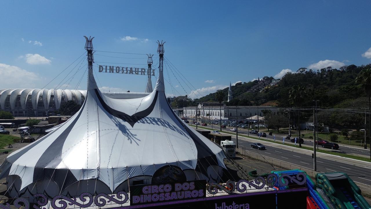 Circo dos Dinossauros invade Jundiaí com uma temporada jurássica espetacular