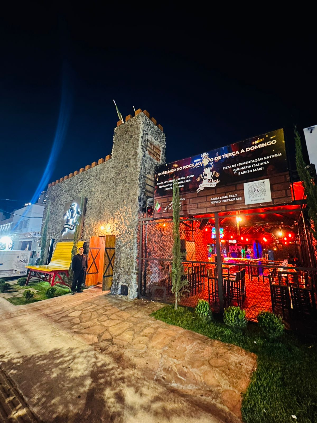 Pub firma nome na cena do rock com mais de 600 horas de shows em um ano